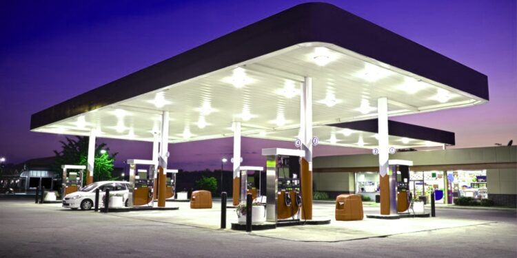 Destraba CRE permisos en petrolíferos y electricidad