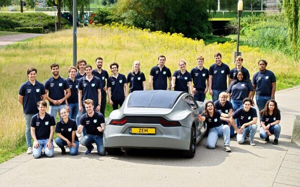 Estudiantes de Países Bajos desarrollan auto eléctrico que captura carbono