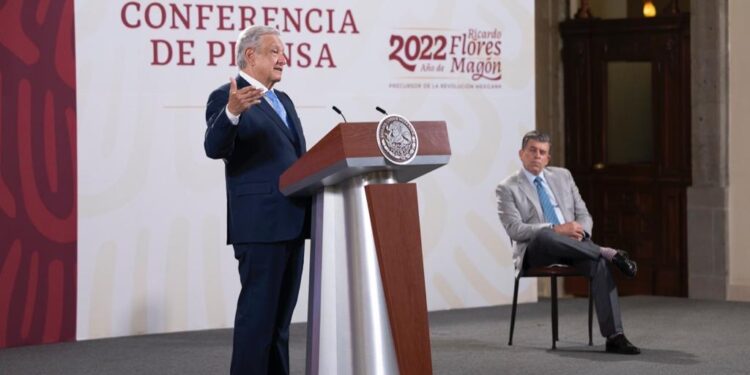 Anuncia AMLO inversión en terminal de licuefacción en Puerto Libertad