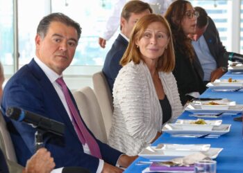 Impulsan México y EU fortalecimiento de suministro de chips