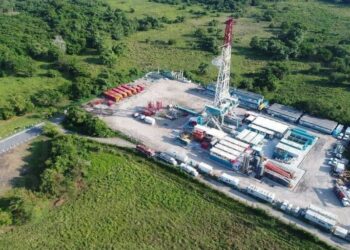 Multan a Pemex por quema extraordinaria de gas natural