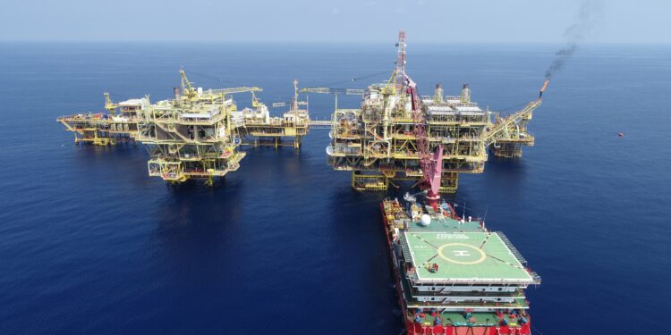 WTI alcanza su precio más alto del mes