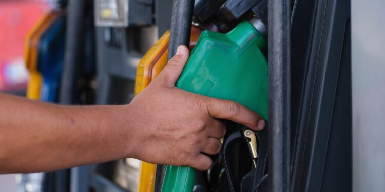 Gasolinas alcanzan pico de consumo en cuatro años