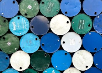 Precios del petróleo cierran al alza