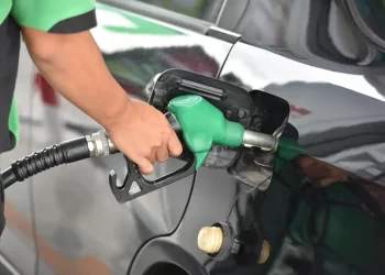 Hacienda cobra por primera vez en 20 semanas IEPS en gasolina Premium