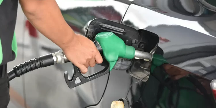 Hacienda cobra por primera vez en 20 semanas IEPS en gasolina Premium