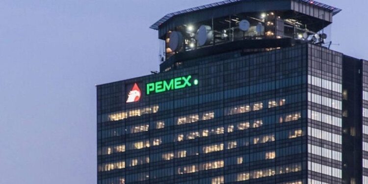 Por participación “obstinada” del gobierno, Pemex no es una empresa sostenible: Fitch