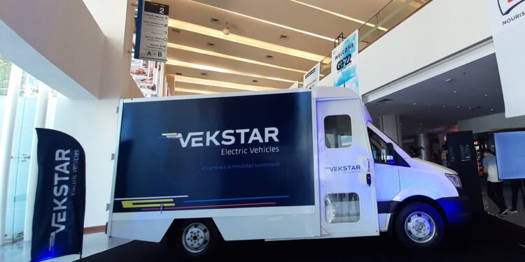 Amplía Bimbo flotilla de vehículos eléctricos de reparto