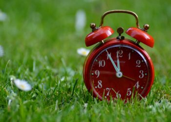 Pide Coparmex fijar horario comercial con EU