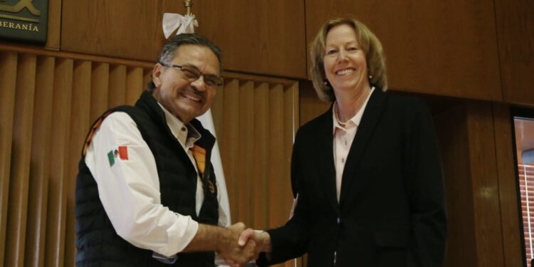 Mandará Pemex trabajadores a Woodside