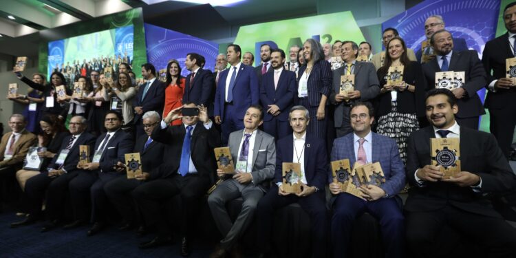 Concamin reconoce a Iberdrola México por su ética y valores