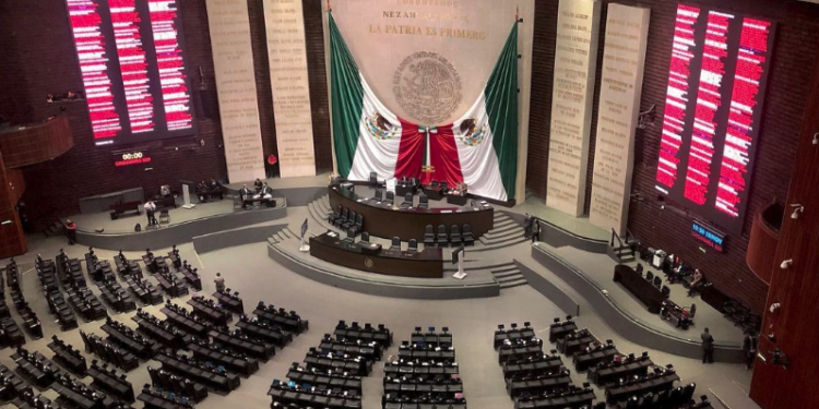 Plantea Adán Augusto López revivir reforma eléctrica