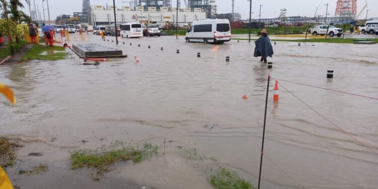 dos bocas refineria inundacion