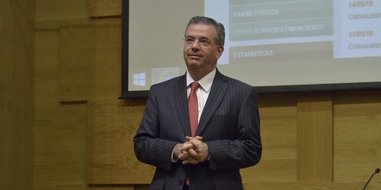 Nombran a exgobernador del Banxico miembro del Consejo Asesor de la Iniciativa de Gobernanza Climática del WEF