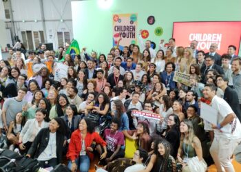 Abren espacio a niños y jóvenes en COP27