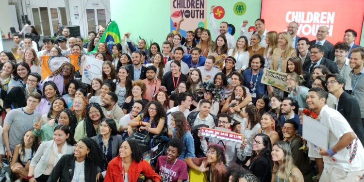 Abren espacio a niños y jóvenes en COP27