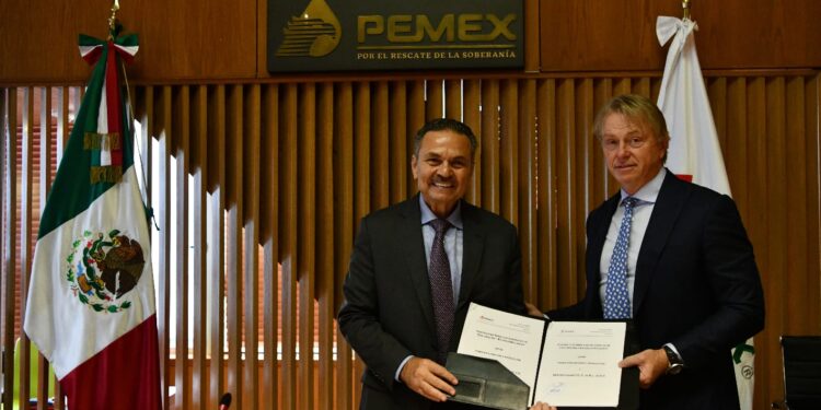 Firma Pemex acuerdo con New Fortress Energy para extraer gas en Lakach