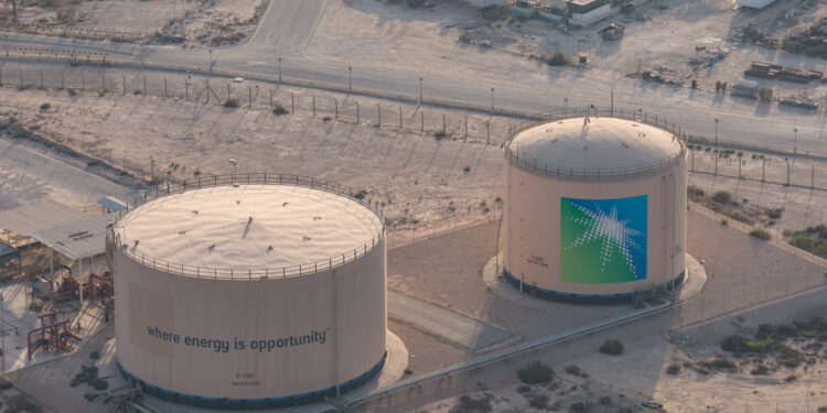 Aramco y TotalEnergies desarrollarán planta petroquímica en Arabia