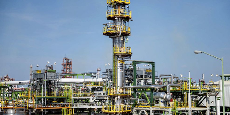 Combustóleo, el segundo producto más procesado en las refinerías de Pemex
