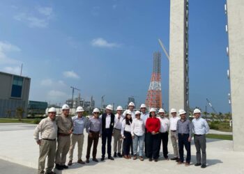 Visita ANIQ la refinería Olmeca