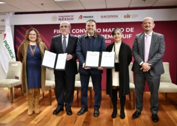 Pemex firma convenio con la UIF