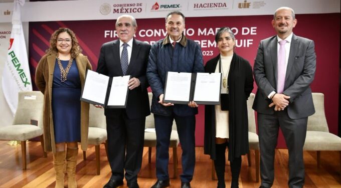 Pemex firma convenio con la UIF