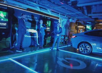 BMW Group y Evergo se unen para sumar cargadores de vehículos eléctricos públicos en México