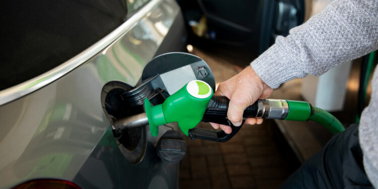 Ante mayor inflación, Hacienda incrementa los subsidios a las gasolinas