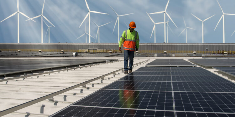 Crisis energética mundial impulsa a las renovables, dice la IEA