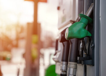 Cofece halla posible manipulación en mercado gasolinero