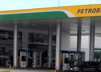 Director de Petrobras dice que no intervendrá en precios de combustibles