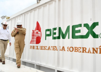 Analistas advierten riesgos para Pemex ante colocación de bono de deuda