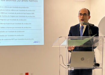 Reduce industria química 27 por ciento generación de residuos