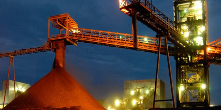 Altos Hornos de México será vendida a un grupo de inversionistas extranjeros