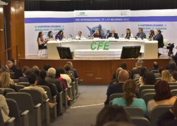 Promete CFE abrir más puestos de mando para mujeres