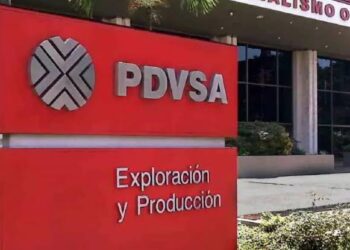 PDVSA, sin efectivo,  pide a gasolineros pagar sus facturas de inmediato