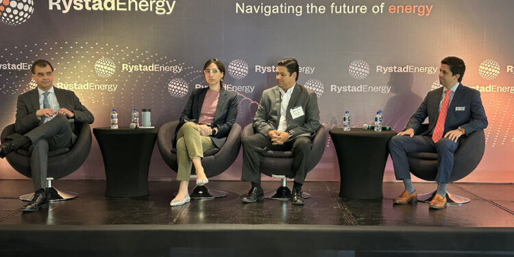 Urge acelerar gasto en infraestructura de transmisión