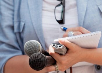 karol garcia mujeres periodistas energia