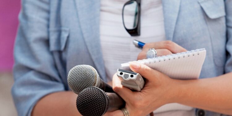 karol garcia mujeres periodistas energia