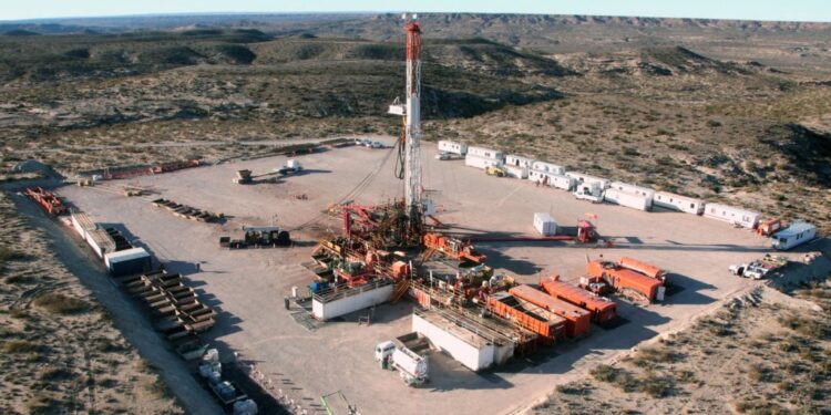 Renuncia Pemex a una tercera parte del campo Misión
