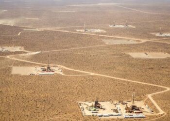 Petroleros argentinos inician huelga