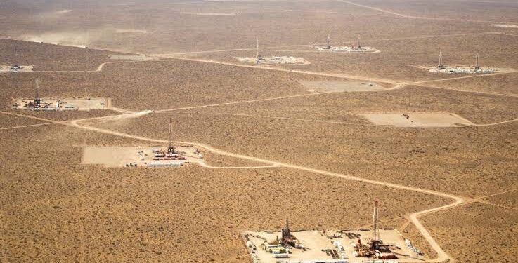 Petroleros argentinos inician huelga