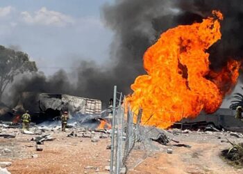 Explota ducto de gas de Pemex en el Estado de México