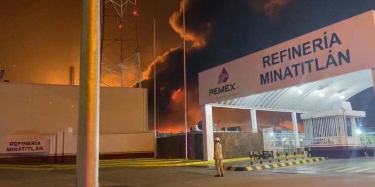 Incendio en refinería de Minatitlán no afectó la producción: Pemex