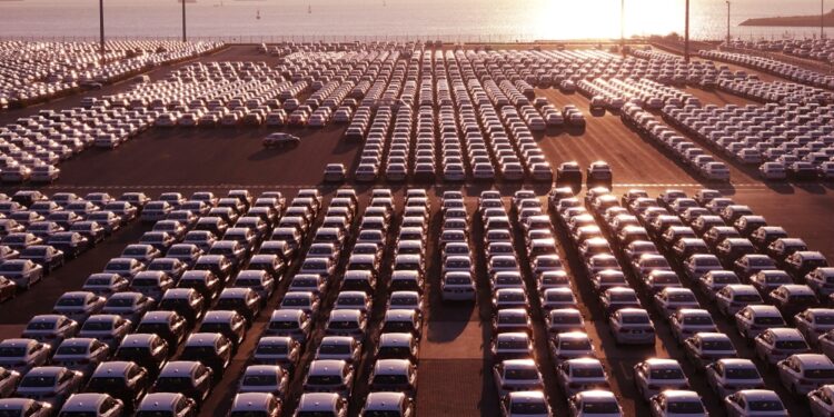 Se disparan en 67% exportaciones de vehículos eléctricos y baterías de China