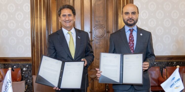 Fondo de la OPEP y la Irena firman acuerdo para acelerar renovables