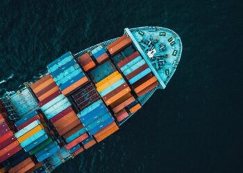 Convertirá Maersk primer motor de buque para uso de metanol verde