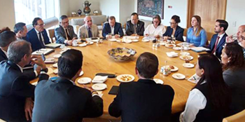 Comisionados de CNH explican cambios en lineamientos a la Amexhi