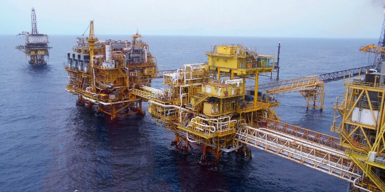 No repunta producción de Pemex pese a apoyos