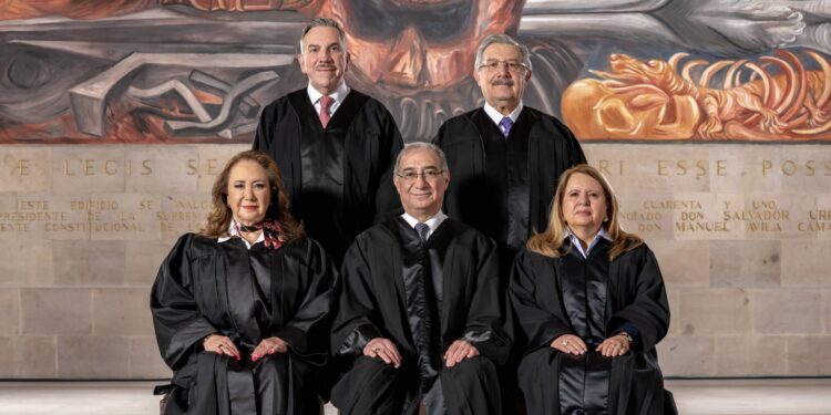 Baja ministro Laynez proyecto de revisión de amparo contra LIE